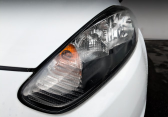 Подержанный автомобиль Ford Fiesta Sedan 2015 года (16 фото)