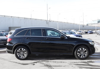 Подержанный автомобиль Mercedes-Benz GLC Coupe 2021 года (6 фото)