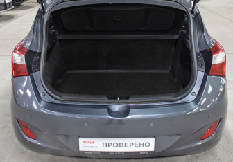 Подержанный автомобиль Hyundai i30 Hatchback 2015 года (10 фото)