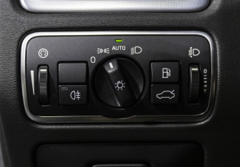 Подержанный автомобиль Volvo XC70 2014 года (17 фото)