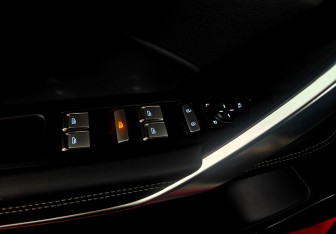 Подержанный автомобиль Geely Atlas Pro 2023 года (17 фото)