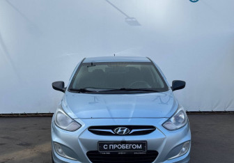 Подержанный автомобиль Hyundai Solaris Sedan 2013 года (2 фото)
