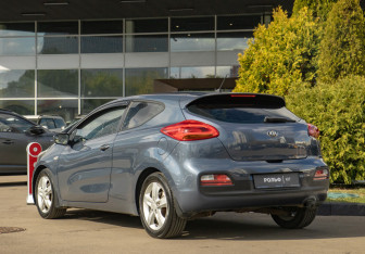 Подержанный автомобиль Kia Ceed Hatchback 2013 года (5 фото)