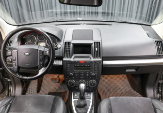 Подержанный автомобиль Land Rover Freelander 2011 года (14 фото)
