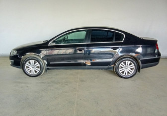 Подержанный автомобиль Volkswagen Passat Sedan 2008 года (7 фото)