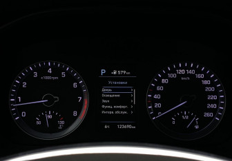 Подержанный автомобиль Hyundai Sonata 2018 года (27 фото)