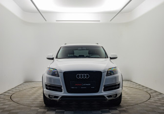 Подержанный автомобиль Audi Q7 2013 года (2 фото)