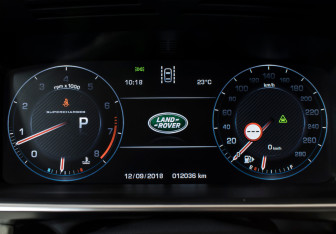 Подержанный автомобиль Land Rover Range Rover 2016 года (12 фото)