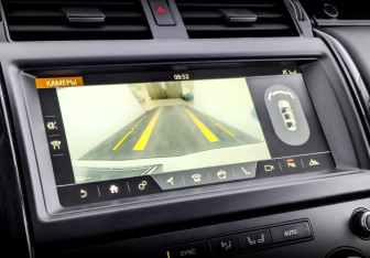 Подержанный автомобиль Land Rover Discovery 2018 года (28 фото)