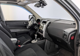 Подержанный автомобиль Nissan X-Trail 2013 года (11 фото)