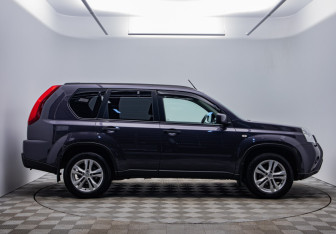 Подержанный автомобиль Nissan X-Trail 2014 года (4 фото)