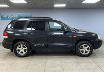 Подержанный автомобиль Hyundai Santa Fe 2009 года (4 фото)