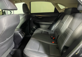 Подержанный автомобиль Lexus NX 2021 года (10 фото)