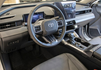 Новый Toyota RAV4 2025 (8 фото)