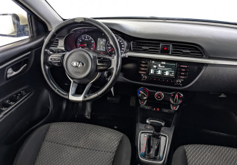 Подержанный автомобиль Kia Rio Hatchback 2019 года (25 фото)