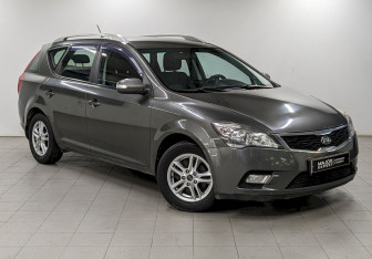 Подержанный автомобиль Kia Ceed Wagon 2010 года (3 фото)