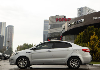 Подержанный автомобиль Kia Rio Sedan 2013 года (6 фото)
