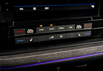 Подержанный автомобиль Volkswagen Touareg 2019 года (28 фото)