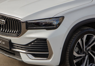 Подержанный автомобиль Geely Monjaro 2023 года (26 фото)