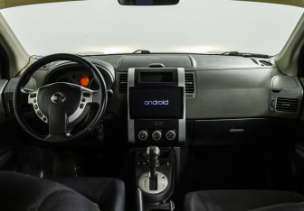 Подержанный автомобиль Nissan X-Trail 2007 года (11 фото)
