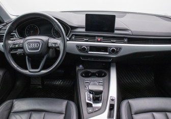 Подержанный автомобиль Audi A4 Sedan 2018 года (13 фото)