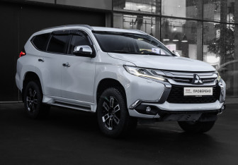 Подержанный автомобиль Mitsubishi Pajero Sport 2018 года (3 фото)