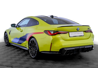 Подержанный автомобиль BMW M4 Coupe 2021 года (7 фото)