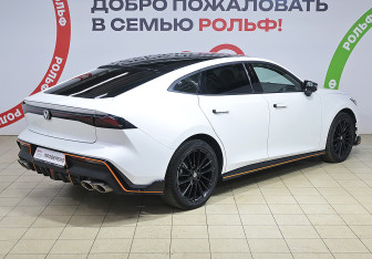 Подержанный автомобиль Changan UNI-V 2023 года (4 фото)