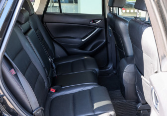 Подержанный автомобиль Mazda CX-5 2015 года (12 фото)