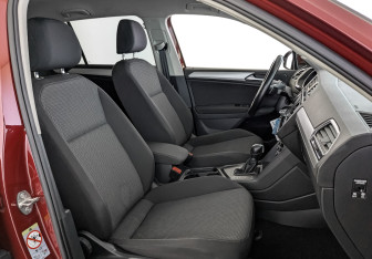 Подержанный автомобиль Volkswagen Tiguan 2018 года (24 фото)