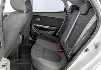 Подержанный автомобиль Kia Rio Hatchback 2014 года (12 фото)