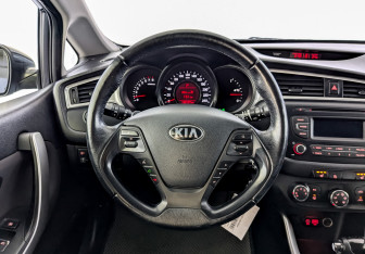 Подержанный автомобиль Kia Ceed Hatchback 2018 года (21 фото)