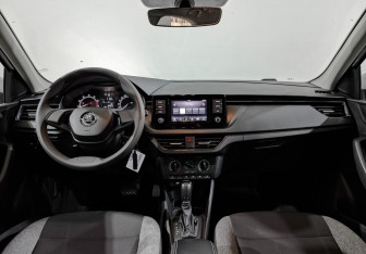 Подержанный автомобиль Skoda Rapid Liftback 2021 года (13 фото)