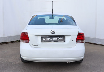 Подержанный автомобиль Volkswagen Polo Sedan 2012 года (5 фото)