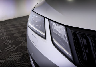 Подержанный автомобиль Skoda Octavia Liftback 2019 года (17 фото)