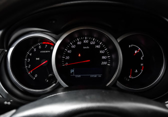 Подержанный автомобиль Suzuki Grand Vitara 2010 года (9 фото)