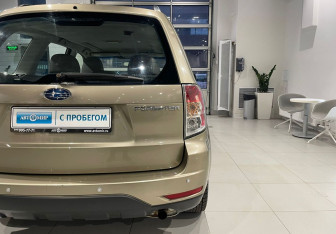 Подержанный автомобиль Subaru Forester Suv 2008 года (8 фото)