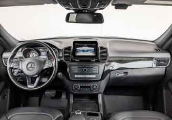 Подержанный автомобиль Mercedes-Benz GLE 2017 года (14 фото)