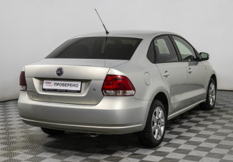 Подержанный автомобиль Volkswagen Polo Sedan 2011 года (5 фото)