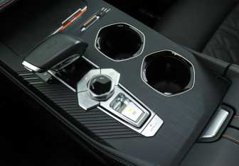 Подержанный автомобиль Changan UNI-K 2023 года (24 фото)