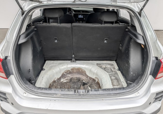 Подержанный автомобиль Kia Rio Hatchback 2021 года (10 фото)