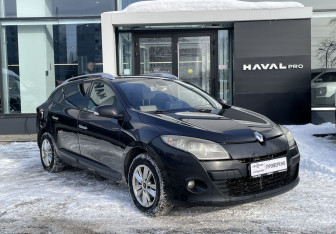 Подержанный автомобиль Renault Megane Wagon 2010 года (3 фото)