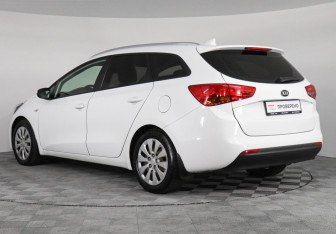 Подержанный автомобиль Kia Ceed Wagon 2018 года (7 фото)