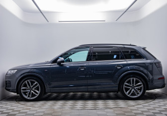 Подержанный автомобиль Audi Q7 2019 года (8 фото)