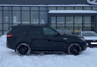 Подержанный автомобиль Land Rover Discovery 2017 года (4 фото)