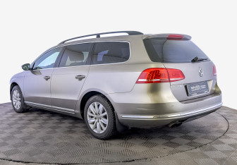 Подержанный автомобиль Volkswagen Passat Wagon 2013 года (7 фото)