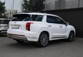 Подержанный автомобиль Hyundai Palisade 2022 года (4 фото)