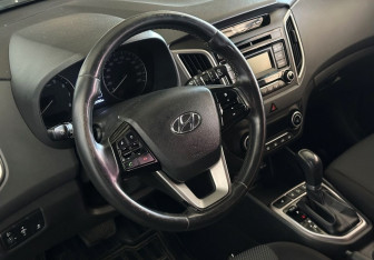 Подержанный автомобиль Hyundai Creta 2017 года (12 фото)