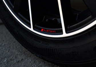 Подержанный автомобиль Audi Q5 2023 года (34 фото)