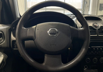 Подержанный автомобиль Nissan Almera Classic 2008 года (12 фото)